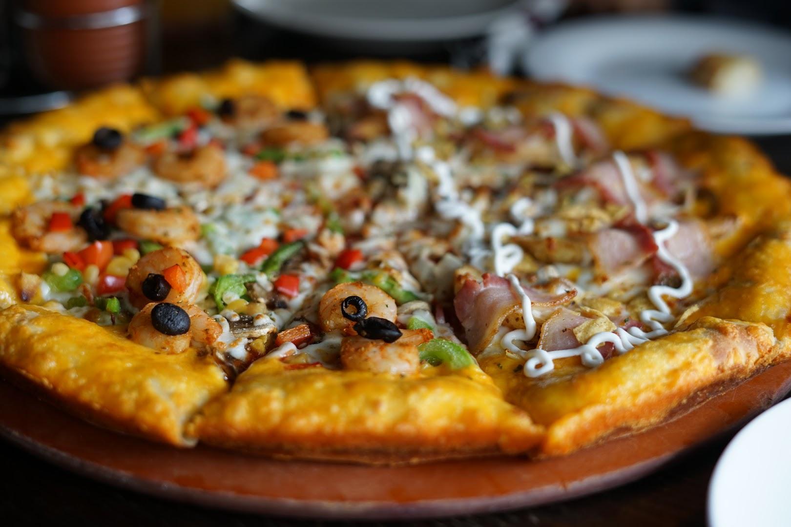 M Pizza